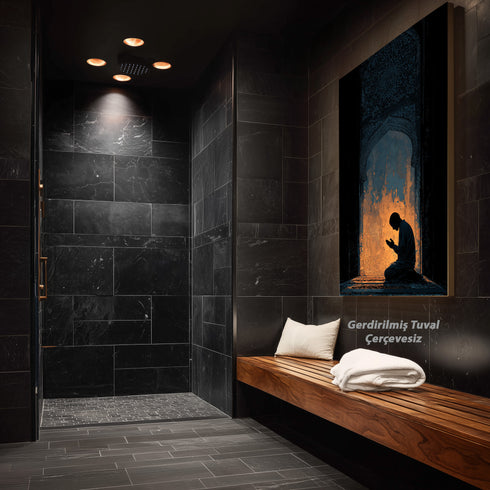 Mihrab Önünde Dua Eden Müslüman Silüeti Kanvas Tablo – Işık ve Gölge Temalı İslami Duvar Dekoru, Manevi ve Dini Salon Tablosu