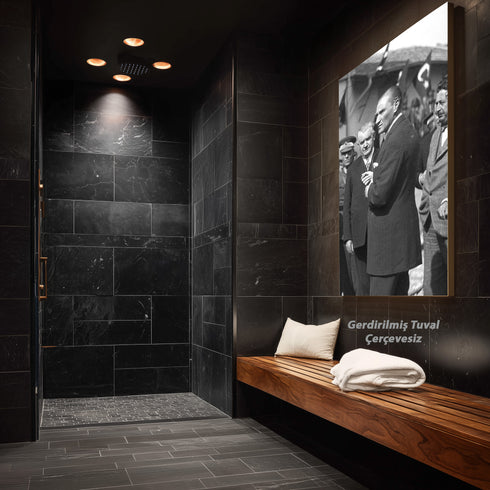 Atatürk Kanvas Tablo Tarihi Ziyaret Anı Siyah Beyaz Mustafa Kemal Atatürk Halk İçinde Güçlü Liderlik Duvar Dekoru Sanat