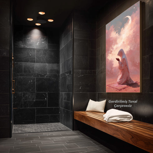 Hilal ve Pembe Bulutlar Altında Dua Eden Kadın Kanvas Tablo – Manevi Huzur Temalı İslami Duvar Dekoru, Dini Salon Tablosu