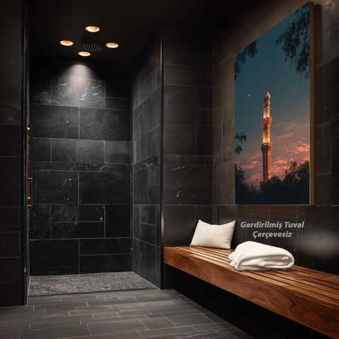 Hilal ve Gün Batımı Fonlu Cami Minaresi Kanvas Tablo – Altın Işıltılı İslami Duvar Dekoru, Dini ve Manevi Salon Tablosu