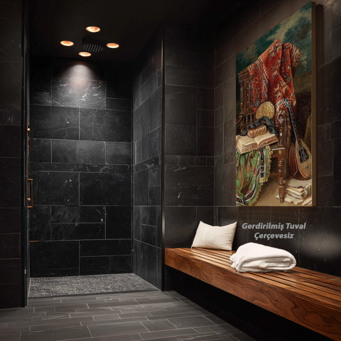 Oryantal Sandalye ve Ud ile Klasik Natürmort Sanat Baskısı, El Yazması Kitaplar ve Kilim Desenleriyle Tarihi Duvar Dekoru