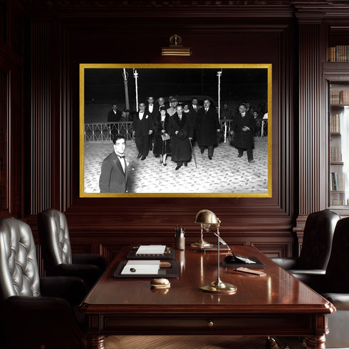 Atatürk Resmi Gece Ziyareti Arşiv Fotoğrafı Kanvas Tablo Siyah Beyaz Tarihi Duvar Dekoru