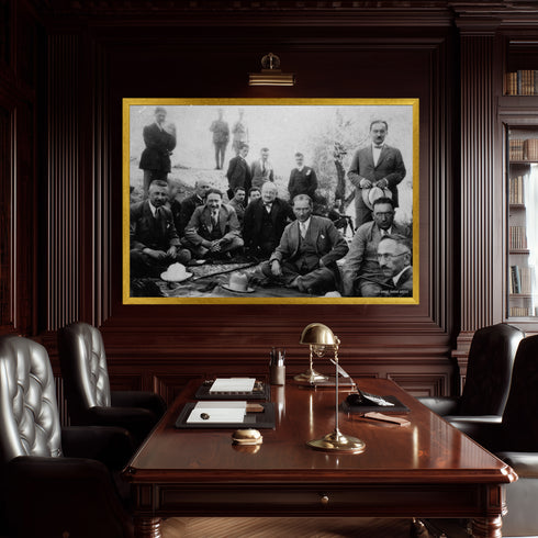 Atatürk Doğa Gezisi Arşiv Fotoğrafı Kanvas Tablo Siyah Beyaz Tarihi Duvar Dekoru