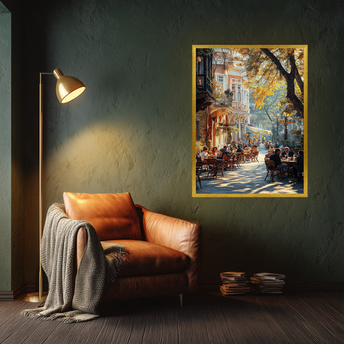Sonbaharda İstanbul Kafe Sokağı Sanat Baskısı, Tarihi Binalar Arasında Gün Işığı ve Nostaljik Şehir Yaşamı Duvar Dekoru
