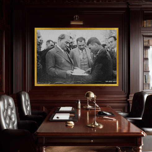Atatürk Halkla Görüşürken Tarihi Fotoğraf Kanvas Tablo Siyah Beyaz Cumhuriyet Dönemi Duvar Dekoru