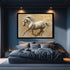 Koşan Beyaz At Tablosu Altın Varak Dokulu Arka Planlı Lüks Kanvas Duvar Dekoru, Salon Ofis İçin Büyük Boy At Figürlü Tablo