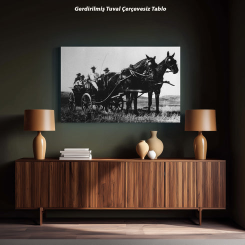 Atatürk Faytonda Tarihi Fotoğraf Kanvas Tablo Siyah Beyaz Nostaljik Duvar Dekoru