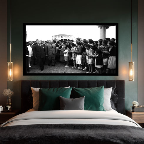 Atatürk ve Devlet Adamları Bahçe Sohbeti Tarihi Fotoğraf Kanvas Tablo Siyah Beyaz Nostaljik Duvar Dekoru