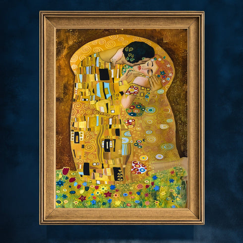 Altın Tonlarda Romantik Sarılış, Eskitilmiş Çerçeveli İkonik Aşk Temalı Tablo, Zarif ve Lüks Duvar Dekoru Sanat Eseri