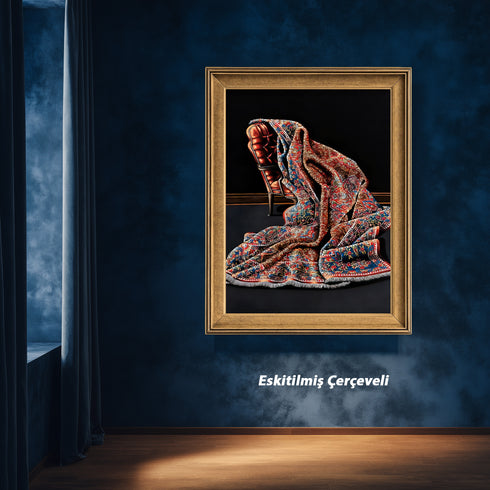 Modern Soyut Natürmort Sanat Tablosu Poster, Desenli Kumaş ve Klasik Koltuk Detaylı Lüks Dekoratif Duvar Sanatı Baskısı