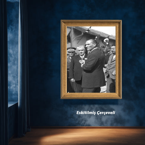 Atatürk Kanvas Tablo Tarihi Ziyaret Anı Siyah Beyaz Mustafa Kemal Atatürk Halk İçinde Güçlü Liderlik Duvar Dekoru Sanat