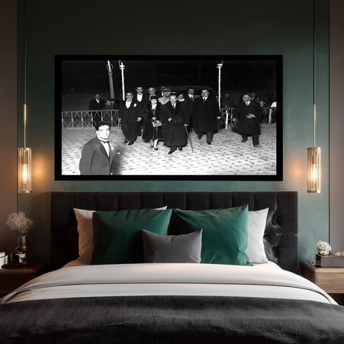 Atatürk Resmi Gece Ziyareti Arşiv Fotoğrafı Kanvas Tablo Siyah Beyaz Tarihi Duvar Dekoru