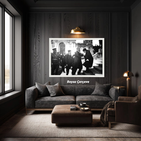 Atatürk Resmi Tören Anı El Öpme Sahnesi Siyah Beyaz Arşiv Fotoğrafı Kanvas Tablo Cumhuriyet Dönemi Tarihi Dekor