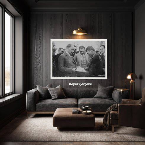 Atatürk Halkla Görüşürken Tarihi Fotoğraf Kanvas Tablo Siyah Beyaz Cumhuriyet Dönemi Duvar Dekoru
