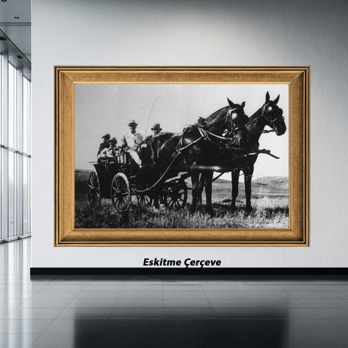 Atatürk Faytonda Tarihi Fotoğraf Kanvas Tablo Siyah Beyaz Nostaljik Duvar Dekoru