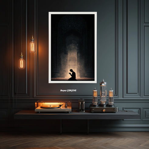 Kubbetüs Sahra Silüeti ve Dua Eden Mümin Kanvas Tablo – Işık ve Gölge Temalı İslami Duvar Dekoru, Dini Salon Tablosu