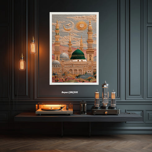 Mescid-i Nebevi Yeşil Kubbe Nakış İşlemeli Görünümlü Kanvas Tablo – Hilal ve Güneş Motifli İslami Duvar Dekoru, Dini Salon Tablosu