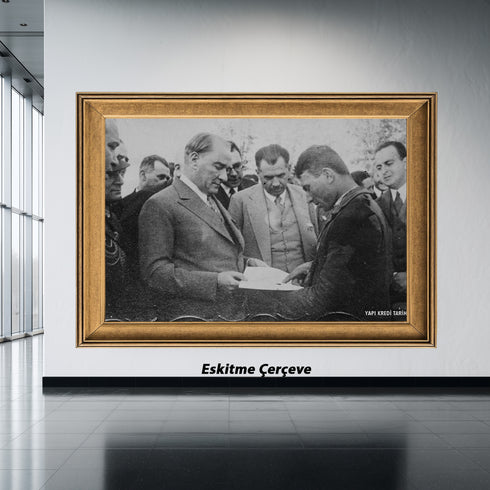 Atatürk Halkla Görüşürken Tarihi Fotoğraf Kanvas Tablo Siyah Beyaz Cumhuriyet Dönemi Duvar Dekoru