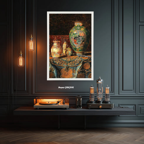 Eskitilmiş Çerçeveli Klasik Natürmort Sanat Tablosu Poster, Çin Porselen Vazolar ve Oryantal Desenli Kumaşlı Duvar Sanatı