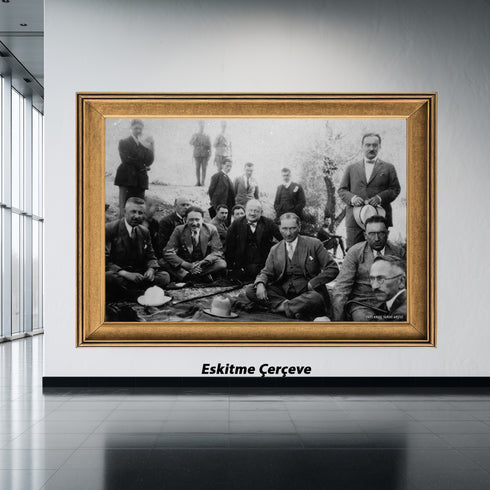 Atatürk Doğa Gezisi Arşiv Fotoğrafı Kanvas Tablo Siyah Beyaz Tarihi Duvar Dekoru