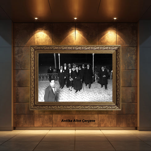 Atatürk Resmi Gece Ziyareti Arşiv Fotoğrafı Kanvas Tablo Siyah Beyaz Tarihi Duvar Dekoru