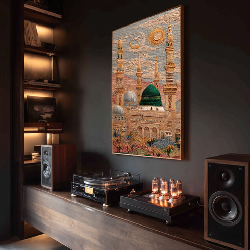 Mescid-i Nebevi Yeşil Kubbe Nakış İşlemeli Görünümlü Kanvas Tablo – Hilal ve Güneş Motifli İslami Duvar Dekoru, Dini Salon Tablosu