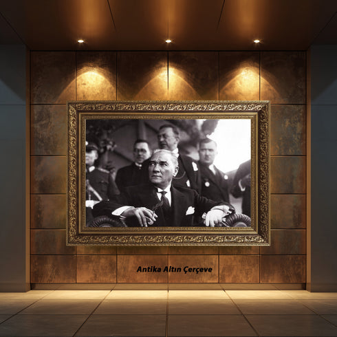 Mustafa Kemal Atatürk Resmi Tören Anı Siyah Beyaz Kanvas Tablo – Güçlü ve Kararlı Lider Portresi