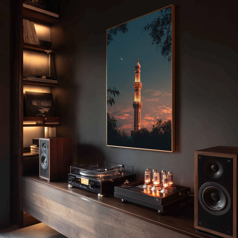 Hilal ve Gün Batımı Fonlu Cami Minaresi Kanvas Tablo – Altın Işıltılı İslami Duvar Dekoru, Dini ve Manevi Salon Tablosu