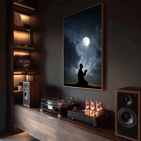 Dolunay Altında Dua Eden Müslüman Silüeti Kanvas Tablo – Gece ve Yıldız Temalı İslami Duvar Dekoru, Dini ve Manevi Salon Tablosu