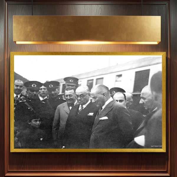 Atatürk Çocuklarla Buluşma Tarihi Fotoğraf Kanvas Tablo Siyah Beyaz Cumhuriyet Dönemi Anlamlı Duvar Dekoru