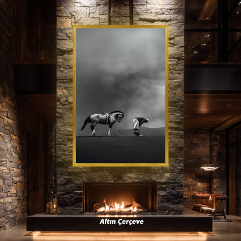 Namaz Kılan Müslüman ve At Silüeti Kanvas Tablo – Siyah Beyaz İslami Duvar Dekoru, Manevi ve Dini Anlamlı Salon Tablosu