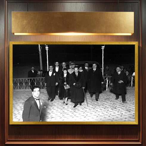 Atatürk Resmi Gece Ziyareti Arşiv Fotoğrafı Kanvas Tablo Siyah Beyaz Tarihi Duvar Dekoru