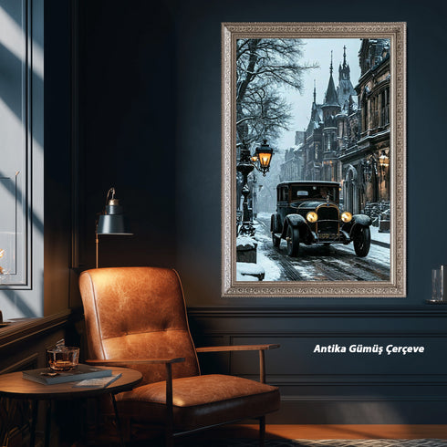 Karlı Sokakta Klasik Araba Sanat Baskısı, Gotik Mimarili Tarihi Şehirde Kış Atmosferi ve Vintage Duvar Dekoru