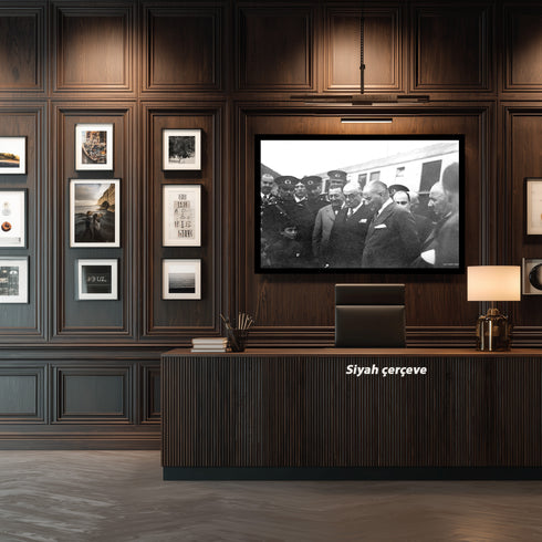 Atatürk Çocuklarla Buluşma Tarihi Fotoğraf Kanvas Tablo Siyah Beyaz Cumhuriyet Dönemi Anlamlı Duvar Dekoru