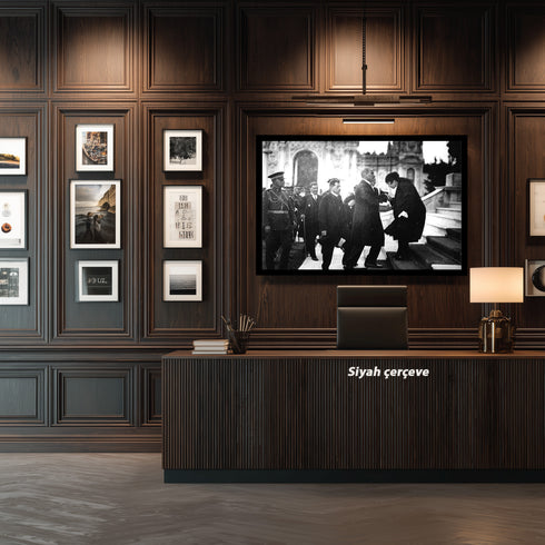 Atatürk Resmi Tören Anı El Öpme Sahnesi Siyah Beyaz Arşiv Fotoğrafı Kanvas Tablo Cumhuriyet Dönemi Tarihi Dekor