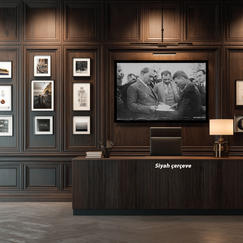 Atatürk Halkla Görüşürken Tarihi Fotoğraf Kanvas Tablo Siyah Beyaz Cumhuriyet Dönemi Duvar Dekoru