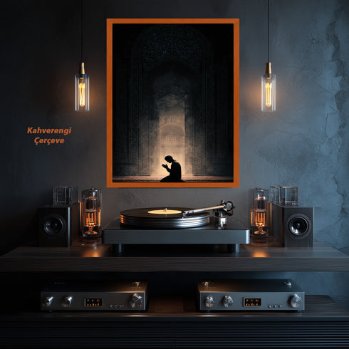 Kubbetüs Sahra Silüeti ve Dua Eden Mümin Kanvas Tablo – Işık ve Gölge Temalı İslami Duvar Dekoru, Dini Salon Tablosu