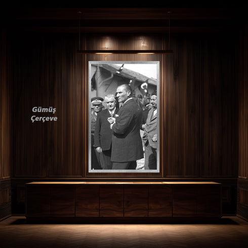 Atatürk Kanvas Tablo Tarihi Ziyaret Anı Siyah Beyaz Mustafa Kemal Atatürk Halk İçinde Güçlü Liderlik Duvar Dekoru Sanat