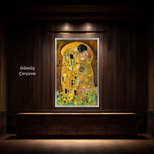 Altın Tonlarda Romantik Sarılış, Eskitilmiş Çerçeveli İkonik Aşk Temalı Tablo, Zarif ve Lüks Duvar Dekoru Sanat Eseri