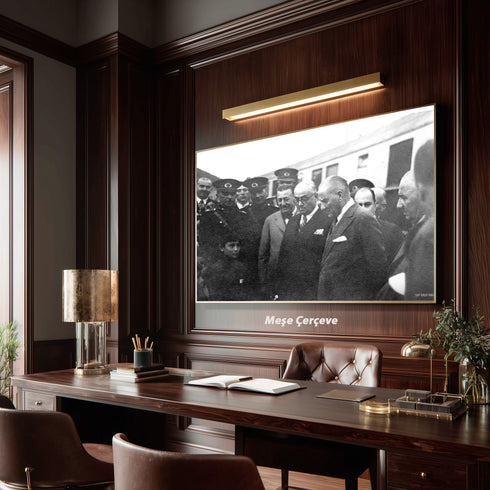 Atatürk Çocuklarla Buluşma Tarihi Fotoğraf Kanvas Tablo Siyah Beyaz Cumhuriyet Dönemi Anlamlı Duvar Dekoru