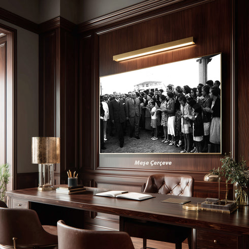 Atatürk ve Devlet Adamları Bahçe Sohbeti Tarihi Fotoğraf Kanvas Tablo Siyah Beyaz Nostaljik Duvar Dekoru