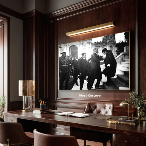 Atatürk Resmi Tören Anı El Öpme Sahnesi Siyah Beyaz Arşiv Fotoğrafı Kanvas Tablo Cumhuriyet Dönemi Tarihi Dekor