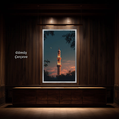 Hilal ve Gün Batımı Fonlu Cami Minaresi Kanvas Tablo – Altın Işıltılı İslami Duvar Dekoru, Dini ve Manevi Salon Tablosu