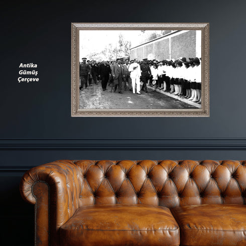 Atatürk Öğrencilerle Buluşma Arşiv Fotoğrafı Kanvas Tablo Siyah Beyaz Tarihi Dekor