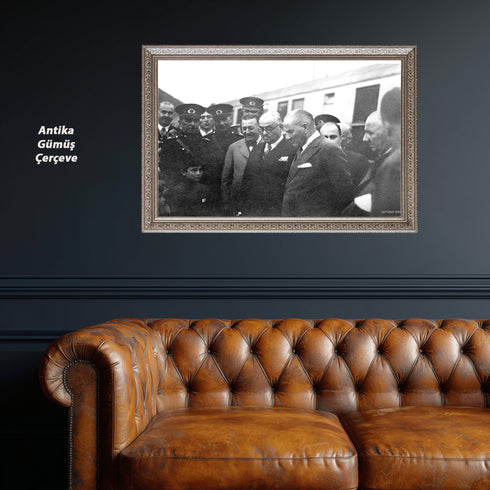 Atatürk Çocuklarla Buluşma Tarihi Fotoğraf Kanvas Tablo Siyah Beyaz Cumhuriyet Dönemi Anlamlı Duvar Dekoru