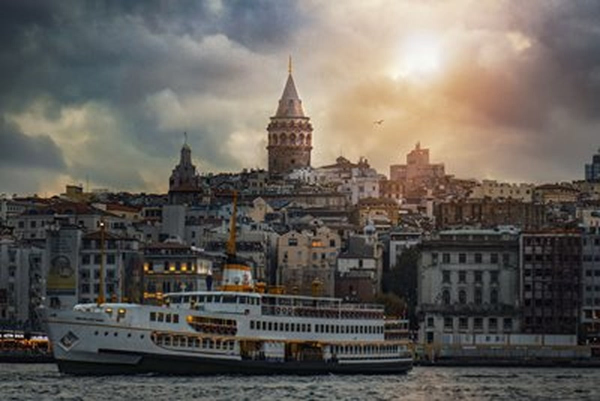 Galata Kulesi ve Vapur Yatay Kanvas Tablo