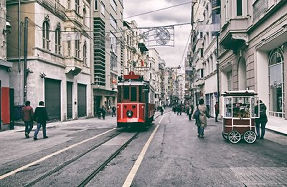 İstiklal Caddesi Nostaljik Tramvay Yatay Kanvas Tablo