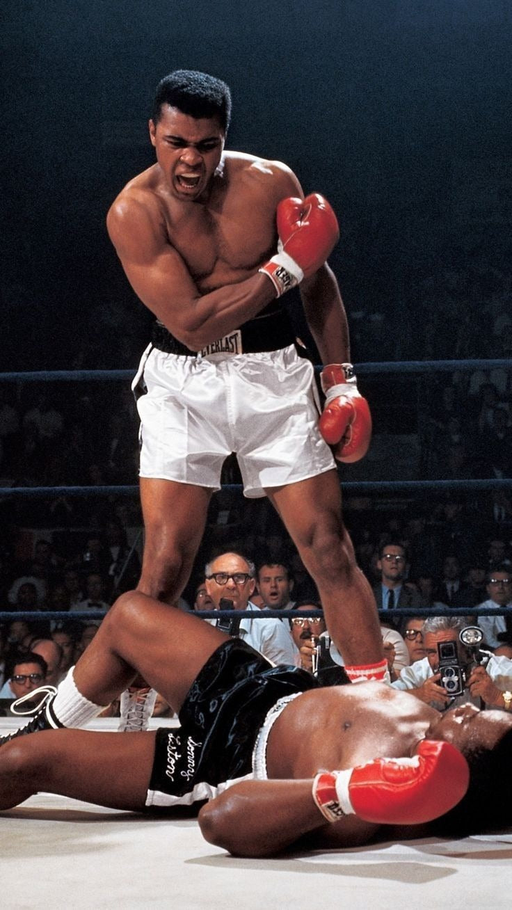 Muhammad Ali Nakavt Anı Dikey Kanvas Tablo